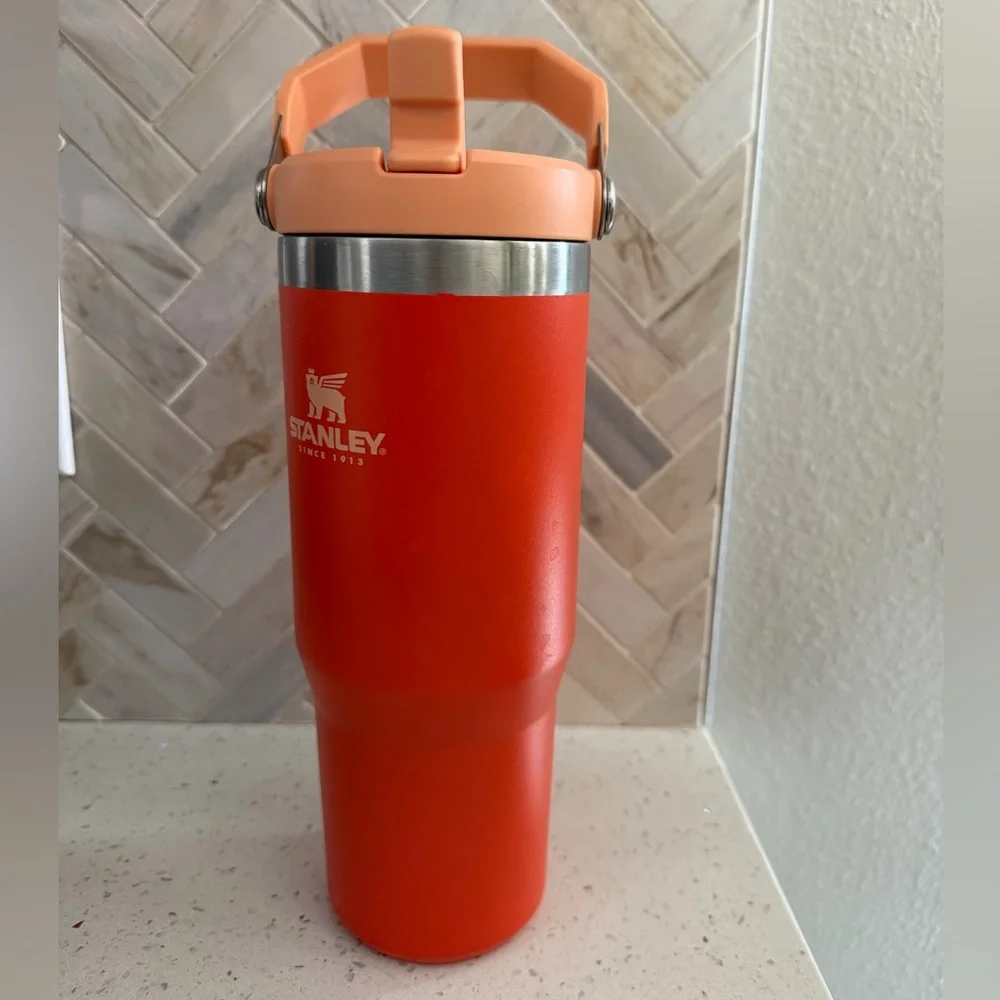 30 oz orange Stanley tumbler - Picture 3 of 4
